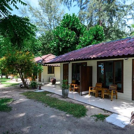 Wapi Resort Koh Lipe Exterior foto